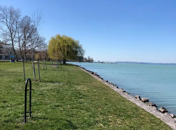 בית נופש House For 6 Ppl At Balaton שיופוק