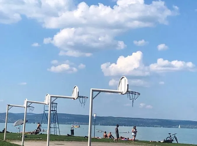 House For 6 Ppl At Balaton בית נופש שיופוק